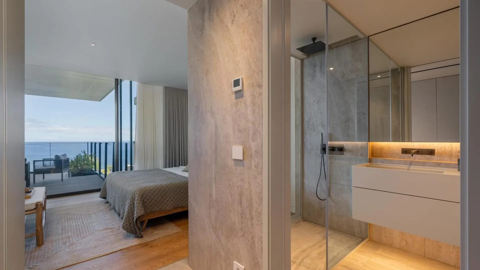 Appartamento Savoy Monumentalis V A Retreat In An Icon Of Luxury Funchal  Portogallo